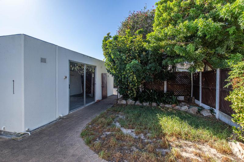 To Let 2 Bedroom Property for Rent in Tokai Western Cape